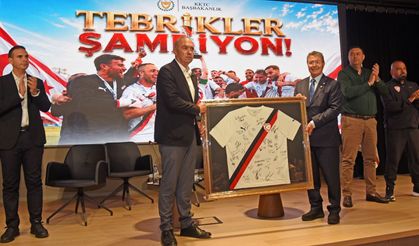 Üstel, CONIFA EURO 2026 şampiyonu KKTC A Milli Futbol Takımı’nı kabul etti: "Özlediğimiz başarı geldi"