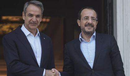 Hristodulidis “kritik konjonktürde” Atina’da… Miçotakis ile görüştü