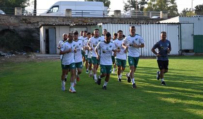 Şampiyon Sahaya İndi