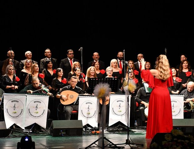 Bahar Esintileri Sanat Derneği kanser hastaları yararına konser verdi