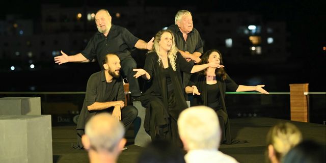 Sokak Tiyatrosu “İnsan Denen Şey” oyununu Bayram Karaman anısına sahneledi