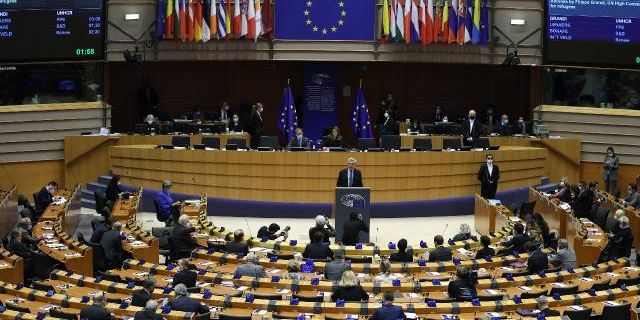 Avrupa Parlamentosu, Rusya'yı "terör destekçisi ülke" sayan tasarıyı kabul etti