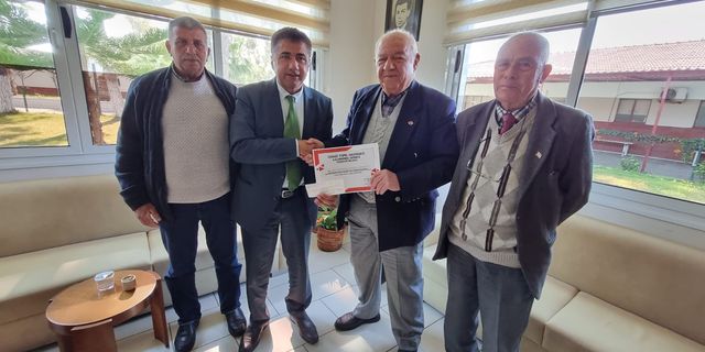 Emekliler Derneği Lefke Şubesi'nden Cengiz Topel Hastanesi’ne bağış