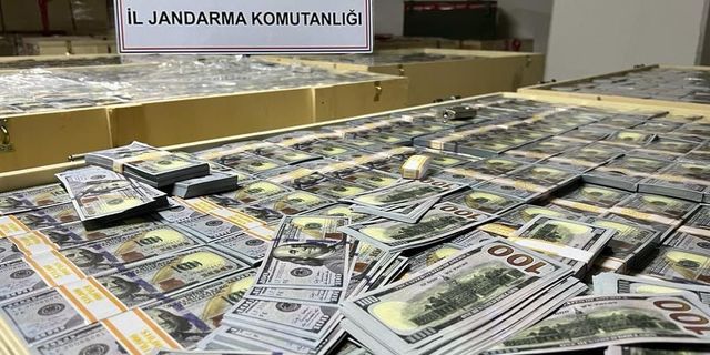 İstanbul'da 100'lük banknotlar halinde sahte 1 milyar dolar ele geçirildi