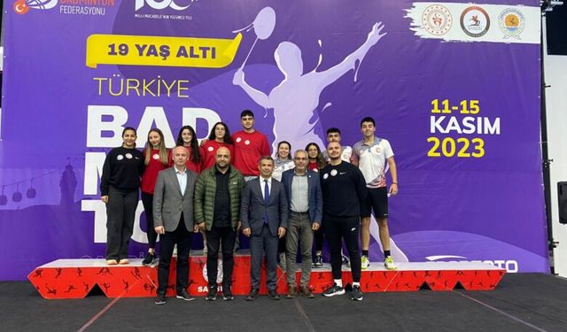 Badmintoncularımız Samsun’da yarıştı