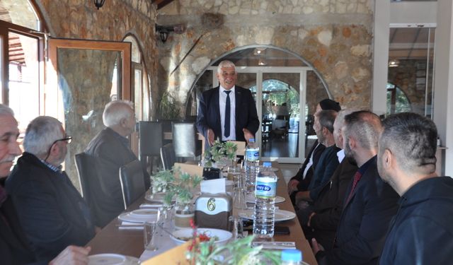 Belediyeler Birliği, Kocaeli Körfez Belediyesi ve Kıbrıs Gazileri heyeti onuruna yemek düzenledi