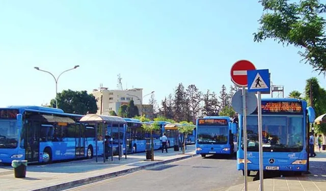 Güney Kıbrıs’ta “otobüs krizi” nedeniyle yaklaşık 6 bin öğrenci okula gidemedi