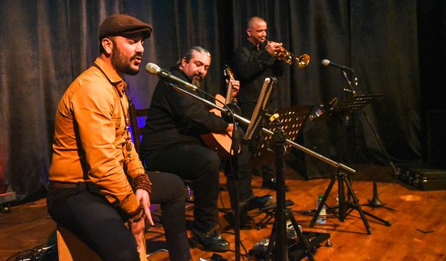 Lefkoşa Belediye Orkestrası, Arabahmet Kültür Evi’nde Latin Trio Yeni Yıla Merhaba konseri düzenledi.