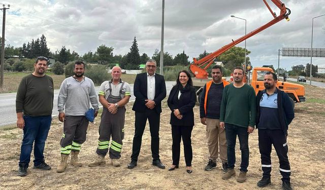 Lefkoşa-Gazimağusa Anayolu üzerindeki kavşaklarda bulunan yol aydınlatma sistemlerindeki arızalar giderildi