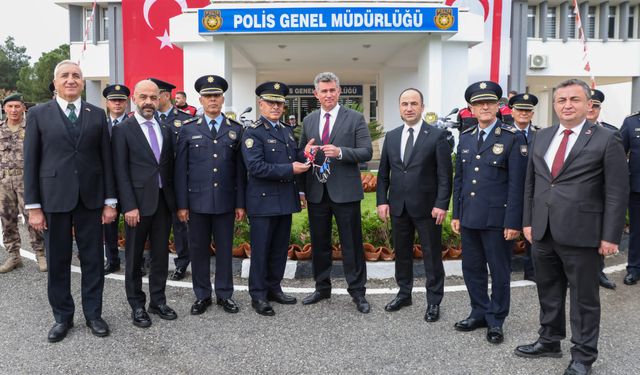 Türkiye tarafından hibe edilen toplam 12 araç ve çeşitli malzemeler törenle PGM’ye teslim edildi