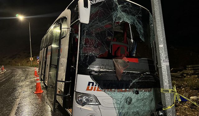 Mersin'de devrilen yolcu otobüsündeki 9 kişi öldü, 30 kişi yaralandı