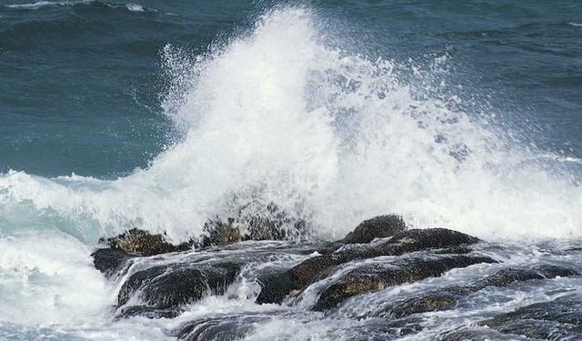 Meteoroloji Dairesi, denizde "fırtınamsı rüzgar" uyarısı yaptı