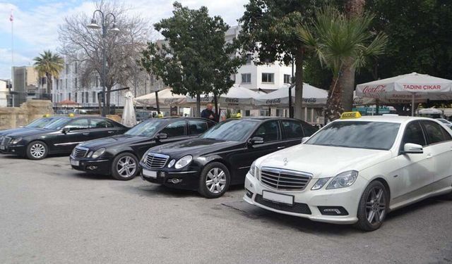 Kıbrıslı Türk taksicilerin Güney Kıbrıs’tan yolcu almasıyla ilgili açıklamalar