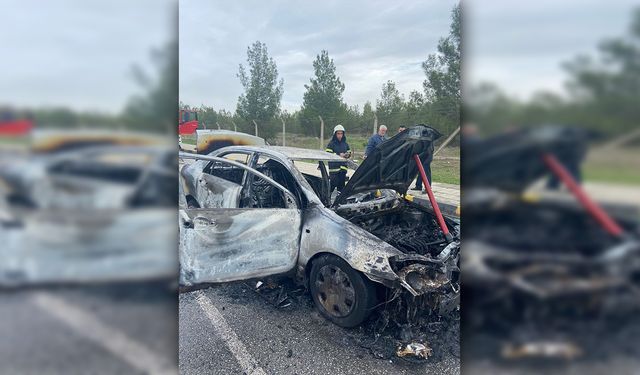 Lefkoşa’da meydana gelen trafik kazası sonrası bir araç tamamen yandı