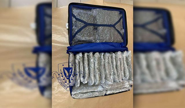Larnaka Havaalanı'nda valizinde 16 kilo uyuşturucu maddeyle yakalanan şahıs tutuklandı