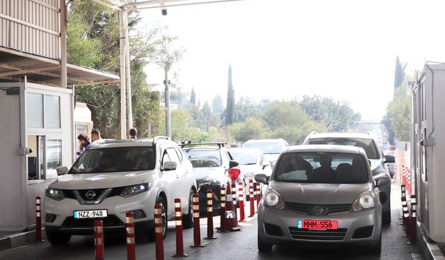 Kıbrıslı Türklerin Güney Kıbrıs’a geçişinde değişiklikler Rum basınında