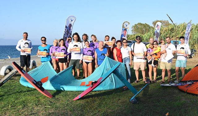 Arda Erkan anısına “Başka Ardalar Ölmesin” sloganıyla 10. Kite-Surf etkinliği yapıldı