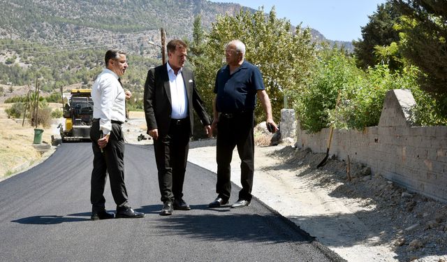 Bayındırlık ve Ulaştırma Bakanı Arıklı, Dağyolu’nda devam eden yol çalışmalarını inceledi