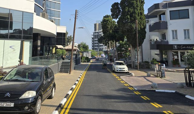 Girne Belediyesi asfalt çalışmalarına devam ediyor