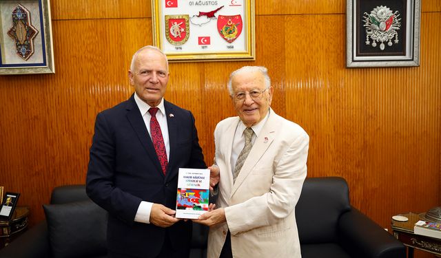 "Asker Gözüyle Strateji ve Güvenlik" isimli kitap Zorlu Töre’ye takdim edildi