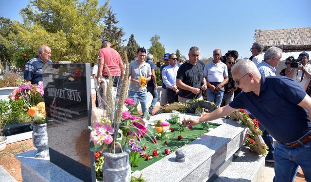 Dev-İş eski başkanlarından Mehmet Seyis kabri başında anıldı