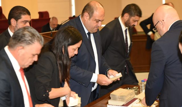 Meclis'te ikinci turda da Töre salt çoğunluğa ulaşamadı... Toplantıya UBP Meclis Grubu toplantısı için ara verildi