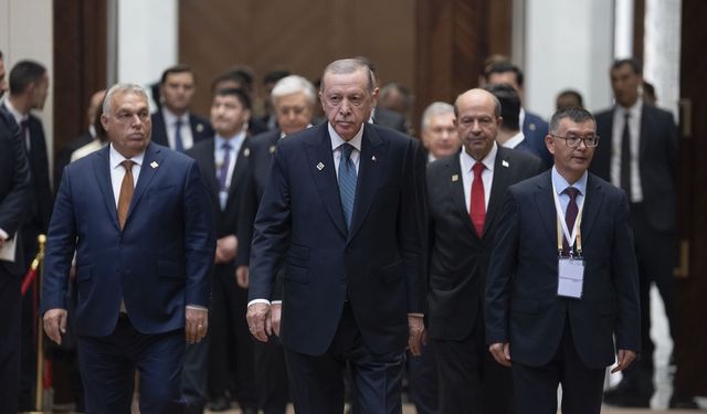 Erdoğan, Cumhurbaşkanı Tatar'ı Suşa'dan sonra Bişkek'te görmekten mutluluk duyduğunu söyledi