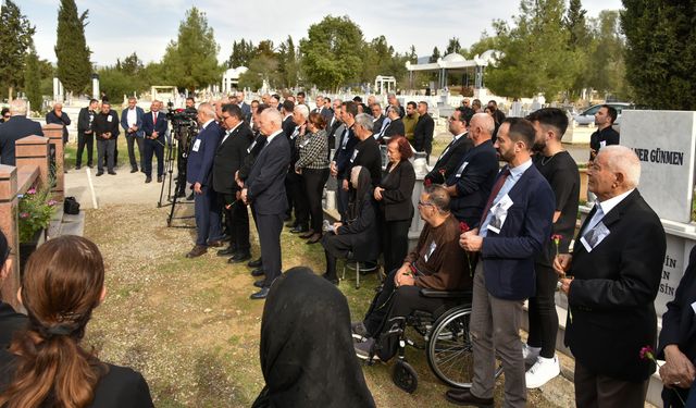 Salih Miroğlu 19'uncu ölüm yıl dönümünde mezarı başında anıldı