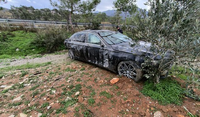 Geçitkale-Tatlısu ana yolundaki kazada yoldan çıkarak takla atan aracın sürücüsü yaralandı