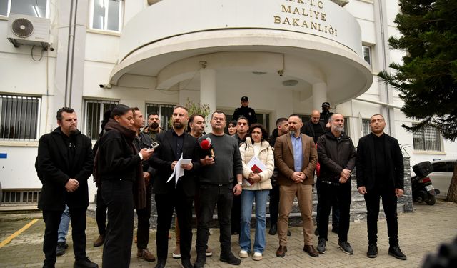 Kamuda yetkili beş sendika Maliye Bakanlığı’nda açıklama yaptı