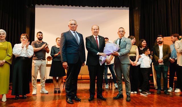Cumhurbaşkanı Tatar, "Latif Bey" tiyatro oyununu izledi
