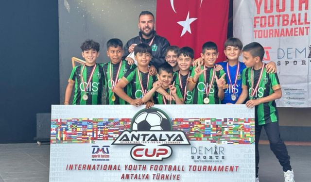 Küçük Yüreklerin Büyük Zaferi