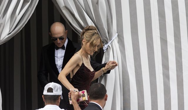 Venedik'te protestolara yol açan "yılın düğünü"nde Jeff Bezos ve Lauren Sanchez evlendi