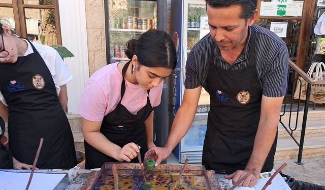 SAMTAY'ın Gazimağusa’daki merkezinde çocuklara ebru eğitimi verildi