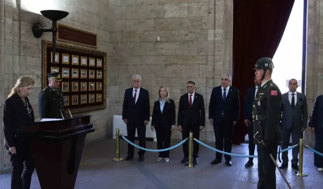 Meclis Dostluk Grubu heyeti Anıtkabir’i ziyaret etti