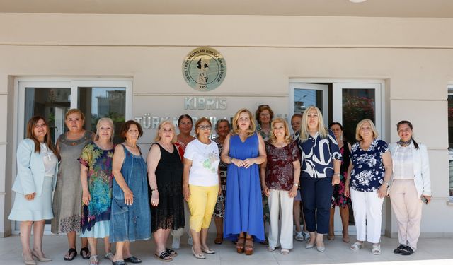Sibel Tatar, Kuzey Kıbrıs Kadın Örgütleri Ağı’na bağlı derneklere yönelik ziyaretlerini Girne’de sürdürdü