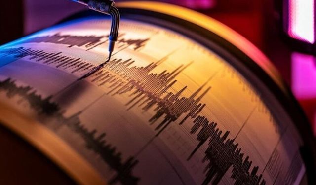 Balıkesir Sındırgı'da 4,9 büyüklüğünde deprem... İstanbul'da da hissedildi