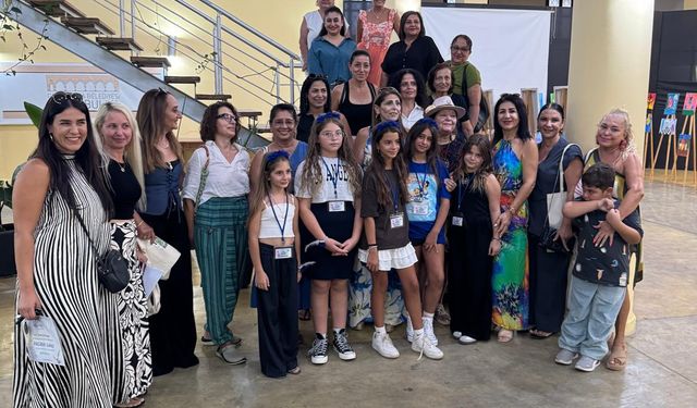 Küçük ressamların "Fırçanın Dansı Sergisi" sanatseverlerle buluştu