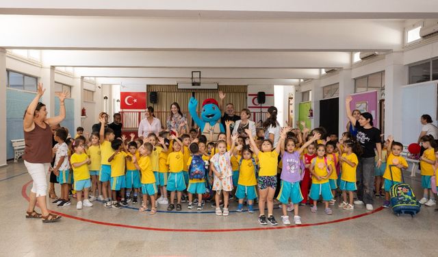 Merit çalışanlarından 750 çocuğa kırtasiye ve oyuncak desteği