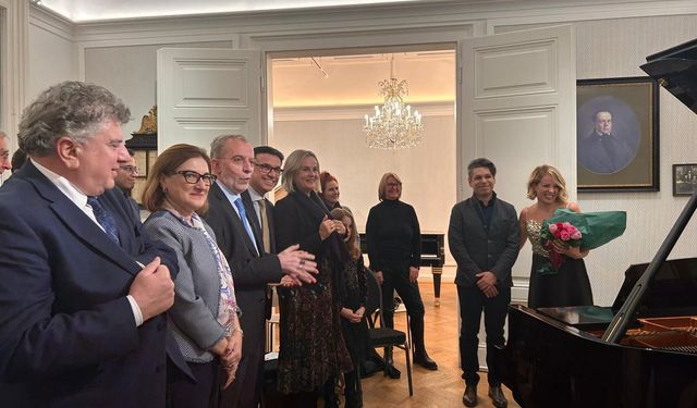 Piyanist Rüya Taner Viyana’da “Asya’nın Tatlı Suları” resitali verdi