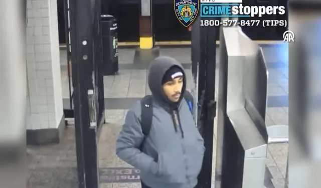 New York metrosunda bir kişi uyurken ateşe verildi: Şüpheli aranıyor