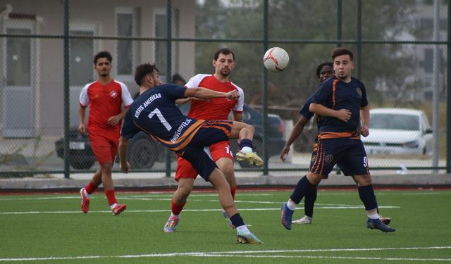 Üniversitelerde futbolda Sahaya İndi