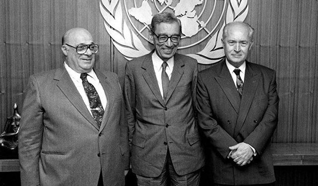 Güney Kıbrıs Rum Yönetimi’nin eski başkanlarından Vasiliu hayatını kaybetti