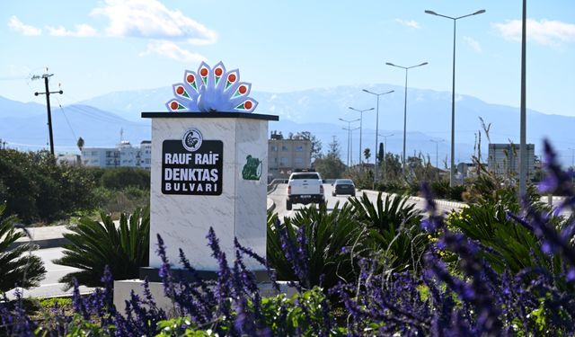 Güzelyurt’ta bulvarların tabelaları yenileniyor