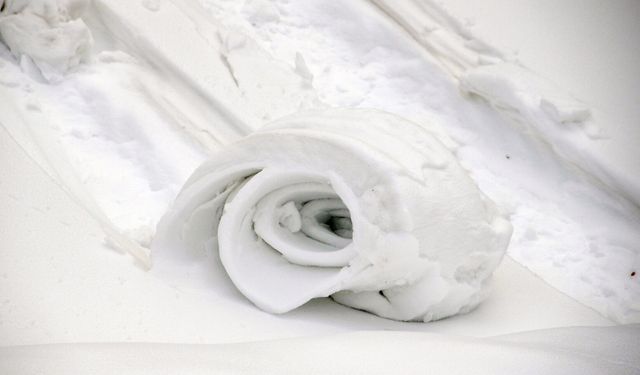 Doğada ender oluşan kar ruloları Ilgaz Dağı'nda görüldü