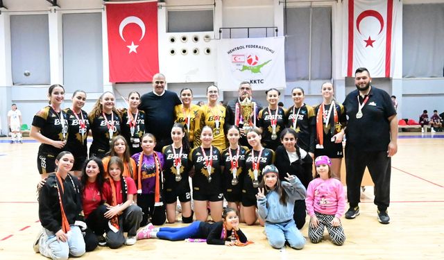 U18’de şampiyon DİGEM ve UKÜ