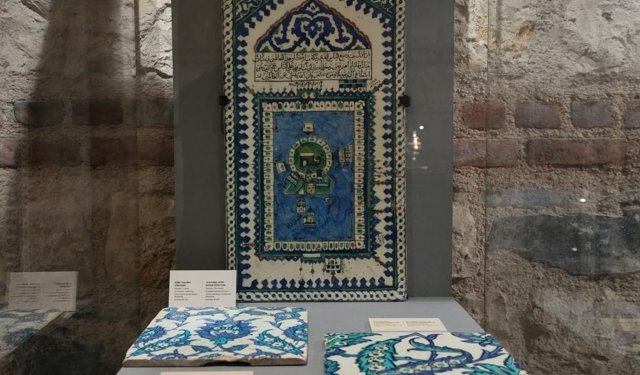 Çalınan 16’ncı yüzyıldan iki çini Türkiye’ye iade edildi