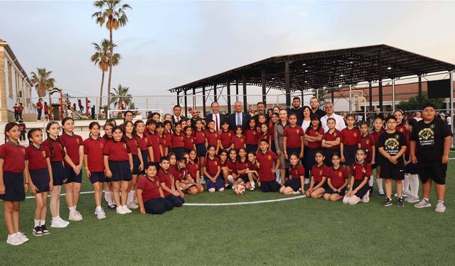 Şehit İlker Karter İlkokulu’nda Spor ve Yaşam Alanı açıldı, mezunlar buluşması düzenlendi