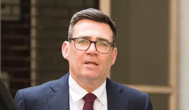 İngiltere İşçi Partisi liderliğine seçilen Andy Burnham, ülkenin yeni başbakanı oldu