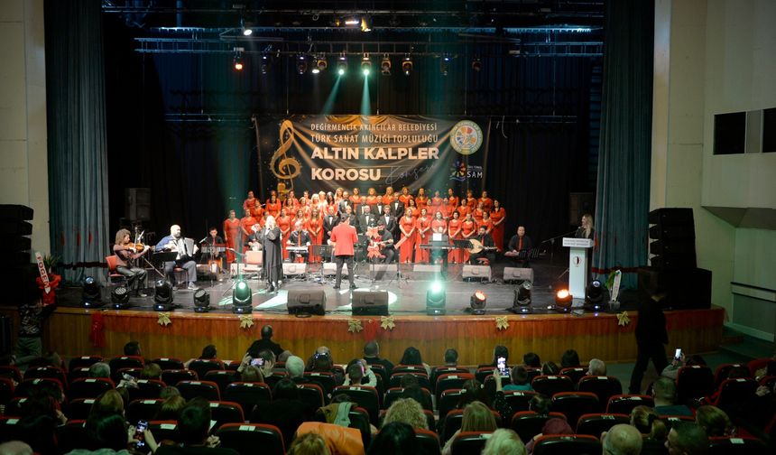 Tatar, Değirmenlik-Akıncılar Belediyesi Altın Kalpler Korosu TSM konserini izledi